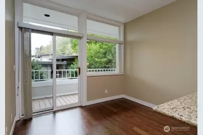 600 Bellevue Way SE #J201, Bellevue, WA 98004 - Photo 14