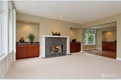 600 Bellevue Way SE #J201, Bellevue, WA 98004 - Photo 16