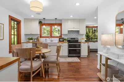 7026 Island Center Road NE, Bainbridge Island, WA 98110 - Photo 6