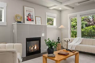 746 Broadway E, Seattle, WA 98102 - Photo 10