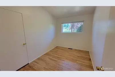 12051 SE 42nd Street, Bellevue, WA 98006 - Photo 10