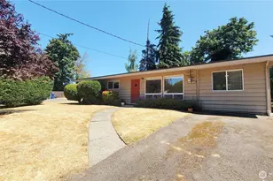 12051 SE 42nd St, Bellevue, WA 98006 - Photo 2