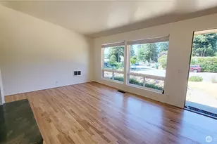 12051 SE 42nd St, Bellevue, WA 98006 - Photo 8