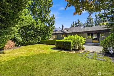 1637 Broadmoor Drive E, Seattle, WA 98112 - Photo 36