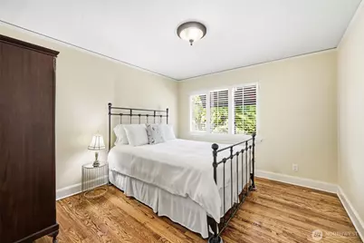 1637 Broadmoor Drive E, Seattle, WA 98112 - Photo 20