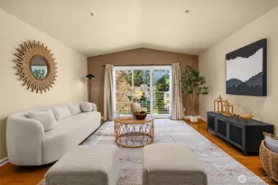 12034 15th Ave NE, Seattle, WA 98125 - Photo 2
