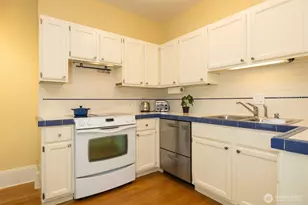 1709 E Republican St, Seattle, WA 98112 - Photo 12