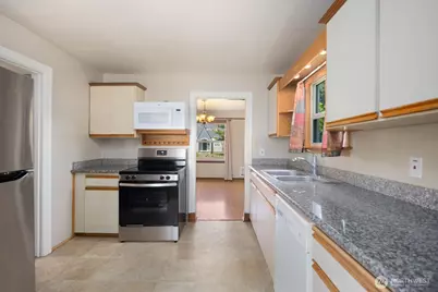 102 S 68th Street, Tacoma, WA 98408 - Photo 12