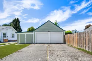102 S 68th St, Tacoma, WA 98408 - Photo 32