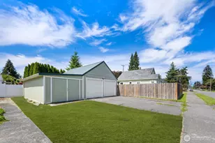 102 S 68th St, Tacoma, WA 98408 - Photo 2