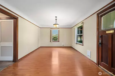 102 S 68th Street, Tacoma, WA 98408 - Photo 6