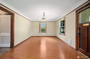 102 S 68th St, Tacoma, WA 98408 - Photo 6