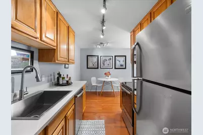14300 32nd Avenue NE #408, Seattle, WA 98125 - Photo 16