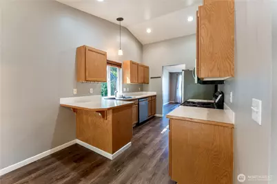 1230 30th Avenue Ct SW, Puyallup, WA 98373 - Photo 6
