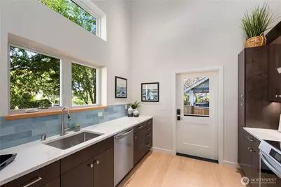 8627 30th Avenue SW, Seattle, WA 98126 - Photo 8
