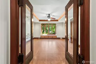 2077 E Howe St, Seattle, WA 98112 - Photo 20