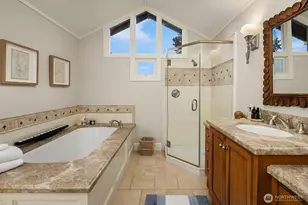 8429 NE 7th St, Medina, WA 98039 - Photo 26