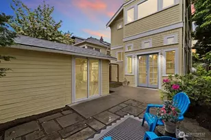 108 N 54th St, Seattle, WA 98103 - Photo 32