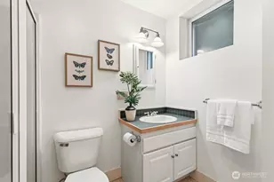 108 N 54th St, Seattle, WA 98103 - Photo 30