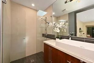 8218 2nd Ave NE, Seattle, WA 98115 - Photo 24