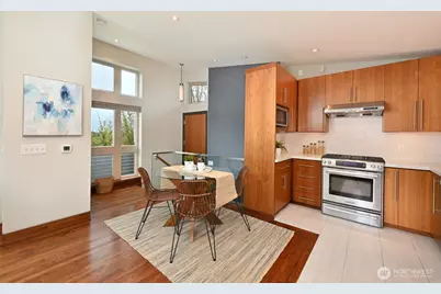 8218 2nd Avenue NE #B, Seattle, WA 98115 - Photo 8
