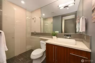 8218 2nd Ave NE, Seattle, WA 98115 - Photo 18