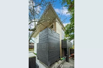8218 2nd Avenue NE #B, Seattle, WA 98115 - Photo 28