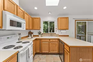 8504 5th Pl SE, Lake Stevens, WA 98258 - Photo 8