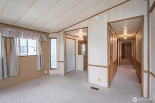 2240 W Broadway Ave, Moses Lake, WA 98837 - Photo 4