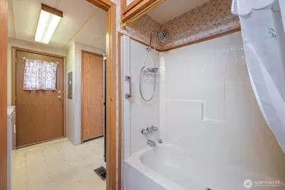 2240 W Broadway Avenue #221, Moses Lake, WA 98837 - Photo 32