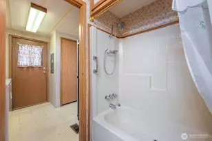 2240 W Broadway Ave, Moses Lake, WA 98837 - Photo 32