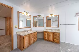 2240 W Broadway Ave, Moses Lake, WA 98837 - Photo 28
