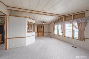 2240 W Broadway Ave, Moses Lake, WA 98837 - Photo 6