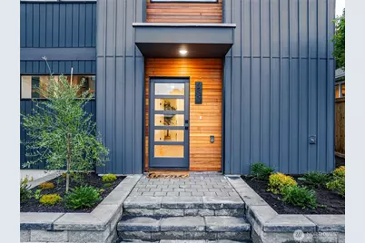 4531 Corliss Avenue N, Seattle, WA 98103 - Photo 2