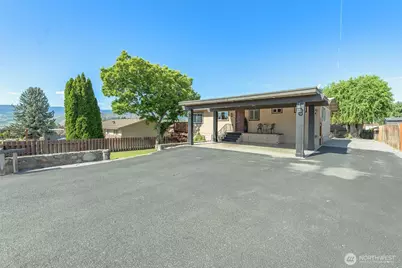702 N Lyle Avenue, East Wenatchee, WA 98802 - Photo 2