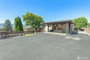 702 N Lyle Ave, East Wenatchee, WA 98802 - Photo 2