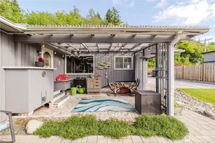 3262 Beach Dr E, Port Orchard, WA 98366 - Photo 32