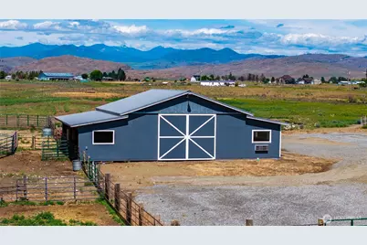 225 Robinson Canyon Road, Omak, WA 98841 - Photo 4