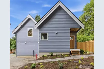 11737 40th Avenue NE #C, Seattle, WA 98125 - Photo 1