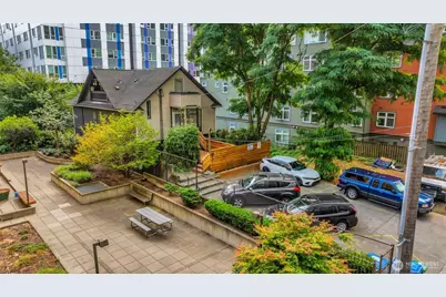417 Minor Avenue N, Seattle, WA 98109 - Photo 8