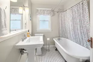 7025 23rd Ave NW, Seattle, WA 98117 - Photo 30