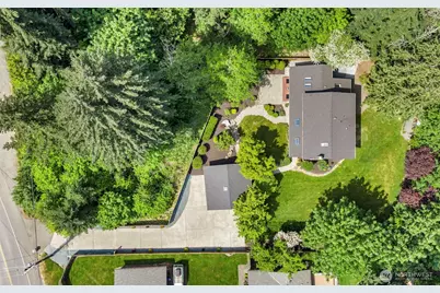 121 W Winesap Road, Bothell, WA 98012 - Photo 2