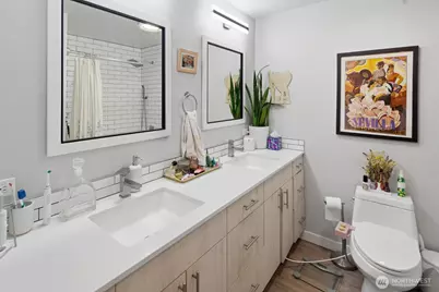 2362 Franklin Avenue E, Seattle, WA 98102 - Photo 4