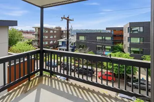2362 Franklin Ave E, Seattle, WA 98102 - Photo 8