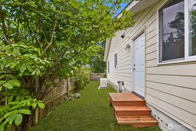 2220 Williams Road, Oak Harbor, WA 98177 - Photo 28