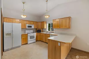 2220 Williams Rd, Oak Harbor, WA 98177 - Photo 14