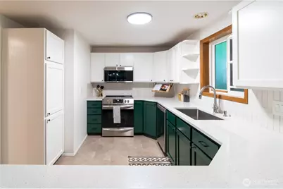 1028 Lakeview Boulevard E #8, Seattle, WA 98102 - Photo 12