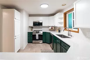 1028 Lakeview Blvd E, Seattle, WA 98102 - Photo 12