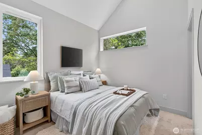 11739 40th Avenue NE #B, Seattle, WA 98125 - Photo 18