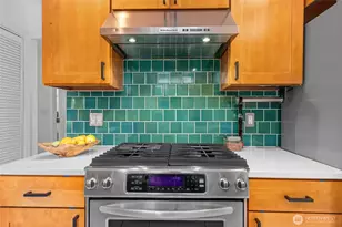 8205 19th Ave NE, Seattle, WA 98115 - Photo 12